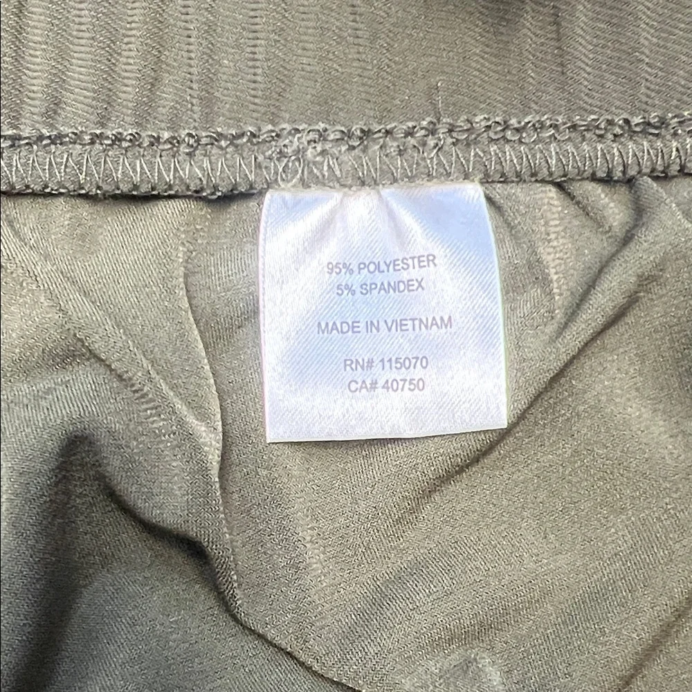 Nina Leonard Chic Green Women's Dressy Joggers with Gold zippers Size 1X